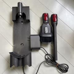純正品ダイソンV8掃除機の付属品4点のサムネイル