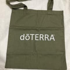 ドテラ　マヌカ　トートバッグ　doTERRA 未使用dōTERRA ドテラ カーキ トートバッグ - メルカリ