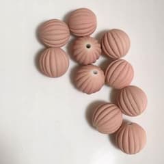 ピンク マット メロン型ビーズ 4個入りのサムネイル