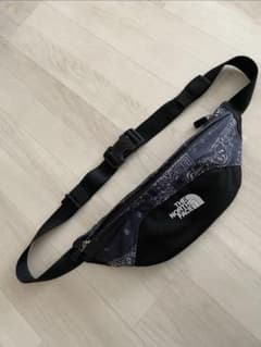 THE NORTH FACE バンダナ柄 ウエストポーチのサムネイル