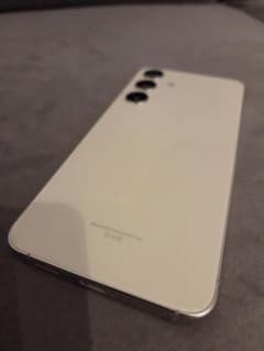 美品　Samsung Galaxy S24 256GB SC-51E 付属品ありのサムネイル