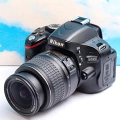 ✨スマホ転送可能✨ Nikon D5100＋手ぶれ補正レンズ&おまけ付き♫ ニコン Nikon D5100⭐️スマホに転送⭐️自撮り＆動画OK⭐️即日発送