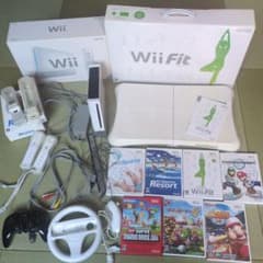 すぐ遊べます】任天堂 Wii 本体 WiiFit バランスボード ソフト10本