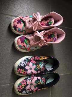 専用☆NIKE花柄ハイカットスニーカーのみのサムネイル