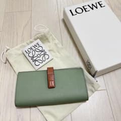 LOEWE 長財布 グリーンのサムネイル
