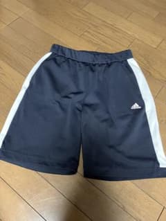 adidasハーフパンツのサムネイル
