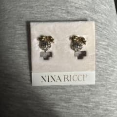 NINA RICCI リボンモチーフ イヤリングのサムネイル