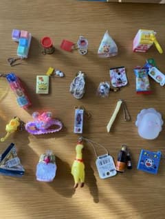 キーホルダー　ガチャガチャ、ゲームセンターのサムネイル