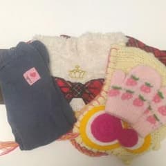ディズニーニット帽とベビー女の子服のセットのサムネイル