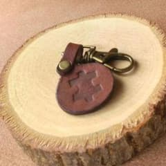 レザー キーホルダー パズル モチーフ タンニンなめし ハンドメイド