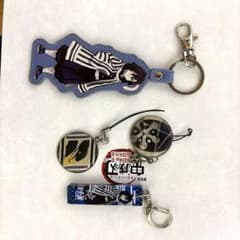 鬼滅の刃 伊黒小芭内 キーホルダー 缶バッジ 4点セット - メルカリ