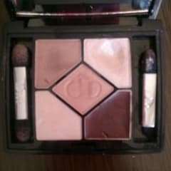Dior アイシャドウ♡ サンク クルール デザイナーのサムネイル