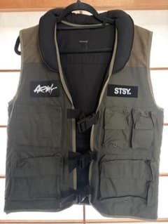 stussy futura リバーシブル　ベスト　Lサイズ stussy futura リバーシブル ベスト Lサイズ - メルカリ