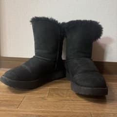 UGG 【ブラック】ファームートンブーツ　23のサムネイル