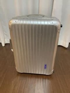 リモワ　RIMOWA シルバー　キャリーケースのサムネイル