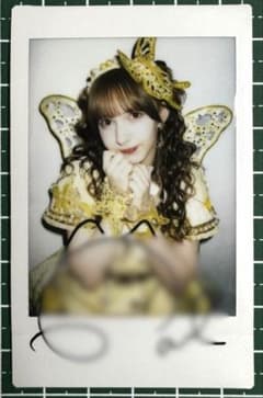 早瀬ノエル　バタフライ衣装　サイン入りチェキのサムネイル