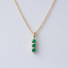 N055 ネックレス 3石 人工エメラルド S925 K18コート ゴールド - メルカリ