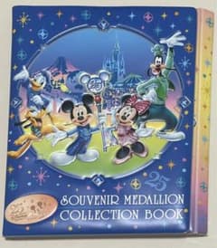 ディズニーリゾート 25周年 スーベニアメダルケース & メダル17枚
