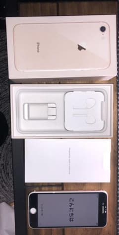 iPhone 8 Gold 64 GB docomoのサムネイル
