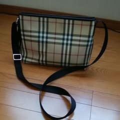 BURBERRYロンドン　ショルダーバッグ黒のサムネイル