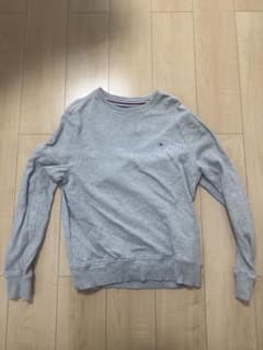 TOMMY HILFIGER グレー スウェットのサムネイル