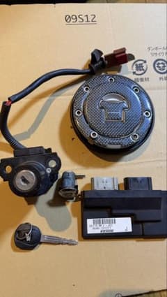 s*a様 CBR600RR PC40 純正 キーセット＆ECU 鍵/キーシリンダ CBR600RR PC40 純正 キーセット＆ECU 鍵/キーシリンダー - メルカリ