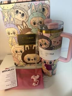 海外限定】THESTANLEY*Labubu LOVES40 OZ 1.18Lのサムネイル