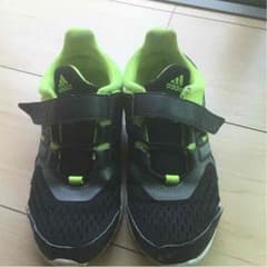 adidasスニーカー 19㎝のサムネイル