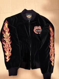 ハーレーダビッドソン スカジャン 別珍 ブラック 黒 刺繍 L ファイヤー HARLEY DAVIDSON 別珍 ベロア スカジャン 袖フレイム Lサイズ - メルカリ