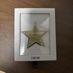 Dior ノベルティ　ゴールド 星型ブローチのサムネイル