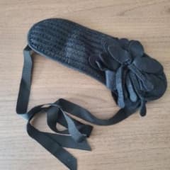 黒の花飾り付きヘアバンド　シャーリーテンプル