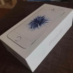 （tominaga様専用）iPhoneSE 64GB SIMフリーのサムネイル