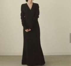 Louren ローレンVネックスウェットワンピース　美シルエットのサムネイル