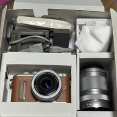 Olympus PEN E-PL8 ブラウンのサムネイル