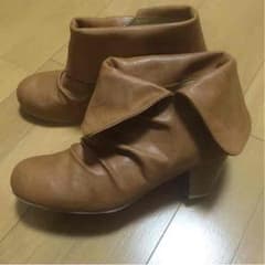 ショートブーツのサムネイル