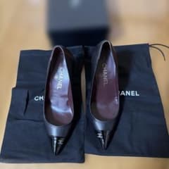 CHANEL ブラックレザー ポインテッドトゥパンプスのサムネイル