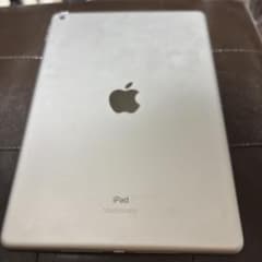 Apple iPad シルバー 本体【SALE中】のサムネイル