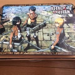 進撃の巨人ミニテーブルのサムネイル