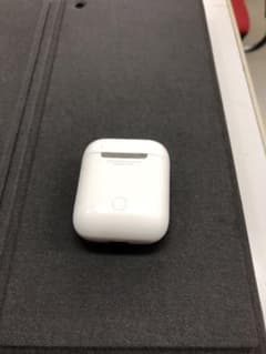 Apple AirPods 純正　充電器のみのサムネイル