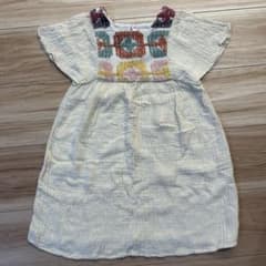 ZARA キッズ 半袖ワンピース 刺繍 110cmのサムネイル