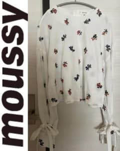 moussy マウジー　花柄ブラウス　リバティ柄のサムネイル