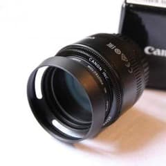 Canon EF 50mm f/1.8 ll  フード、プロテクター付きのサムネイル