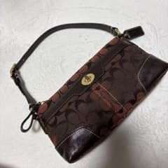 バッグ COACH signature turnlock 11057 accessory COACH signature turnlock 11057 accessory - メルカリ