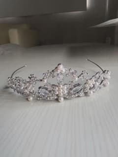 ラブティアラ 結婚式 ティアラのサムネイル