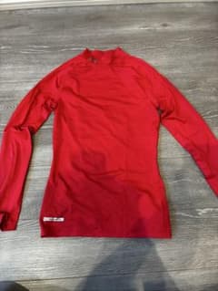 Under Armour 長袖インナーシャツ レッド Mのサムネイル