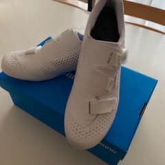 SHIMANO シマノ  新品　半額　ロードシューズ　レーサーシューズ　自転車のサムネイル