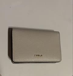 FURLA 花柄レザー名刺入れ グレーのサムネイル