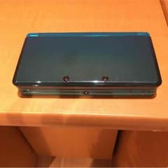 3DS本体とゲーム3つのサムネイル
