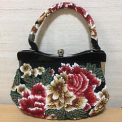昭和レトロ 【要補修】和装用 総ビーズバッグ 花柄 がま口 - メルカリ