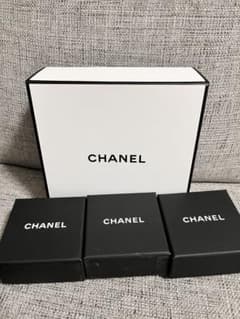 CHANEL 箱のサムネイル